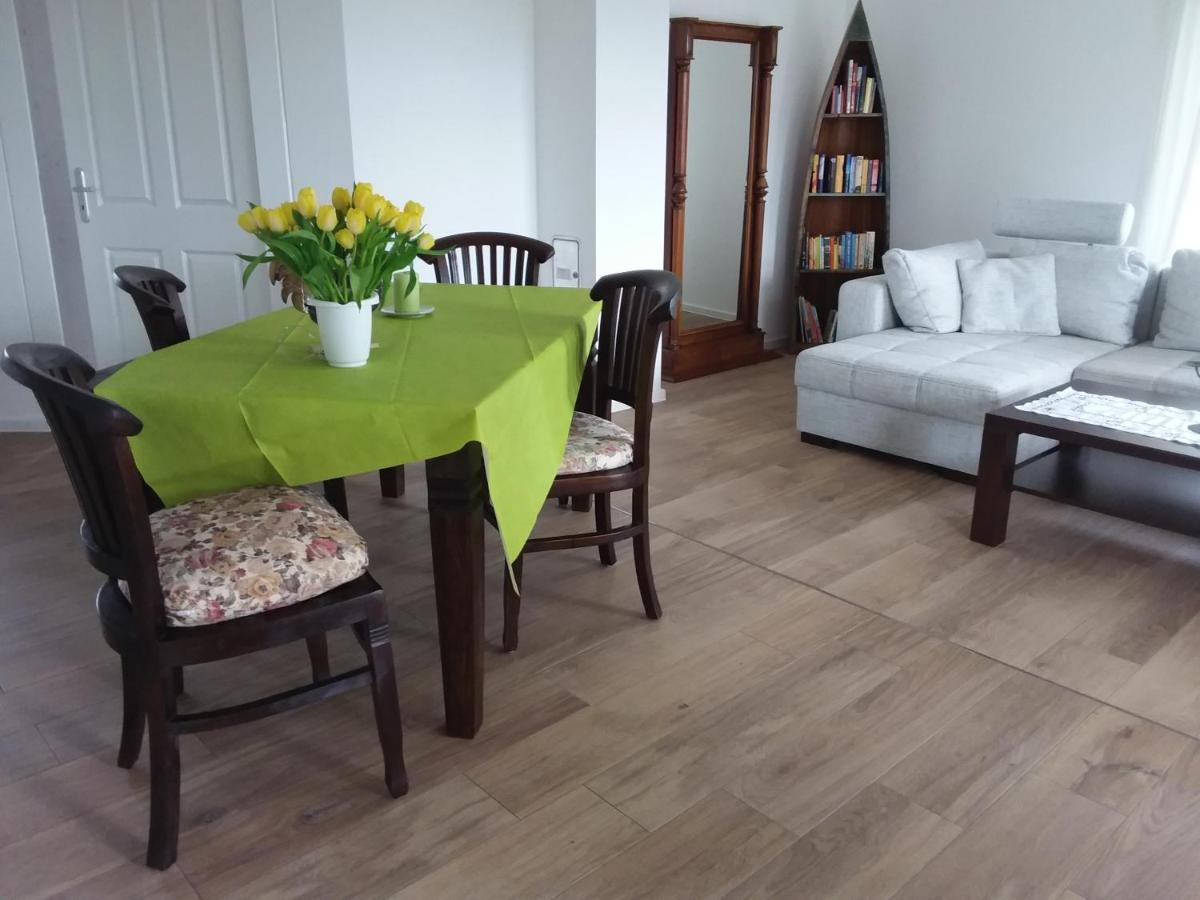 Haus Rosengarten- Ruhige Ferienwohnungen Im Gruenen Sehlen Esterno foto