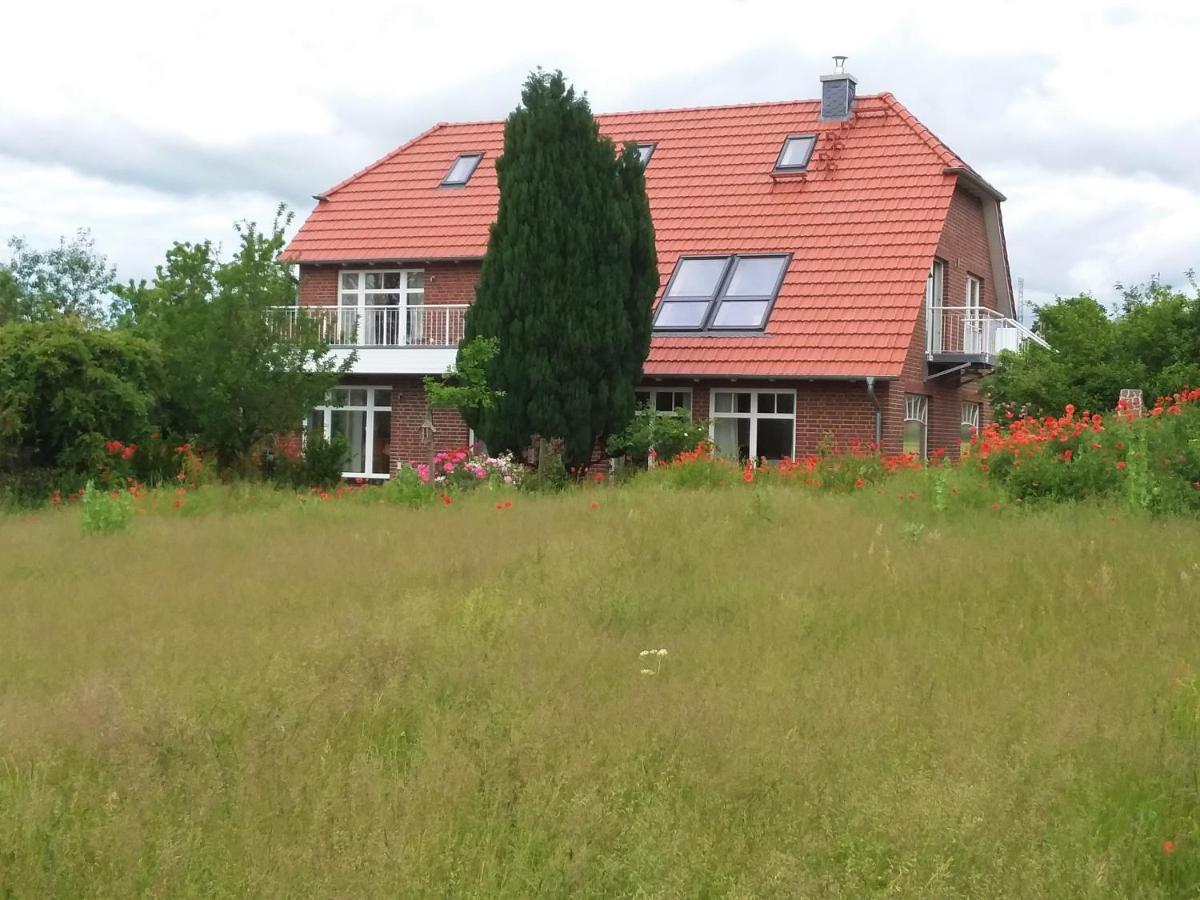 Haus Rosengarten- Ruhige Ferienwohnungen Im Gruenen Sehlen Esterno foto