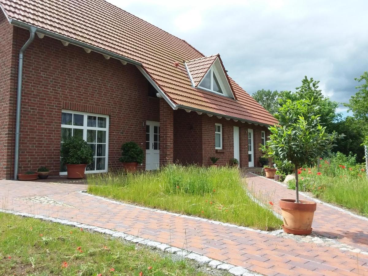 Haus Rosengarten- Ruhige Ferienwohnungen Im Gruenen Sehlen Esterno foto